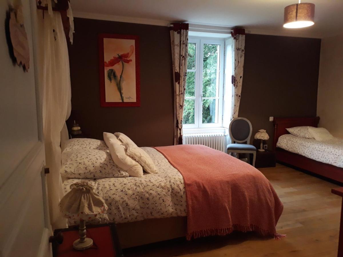 Bed and Breakfast Le Manoir "Aux Douves" Bazoges-en-Paillers Exterior foto