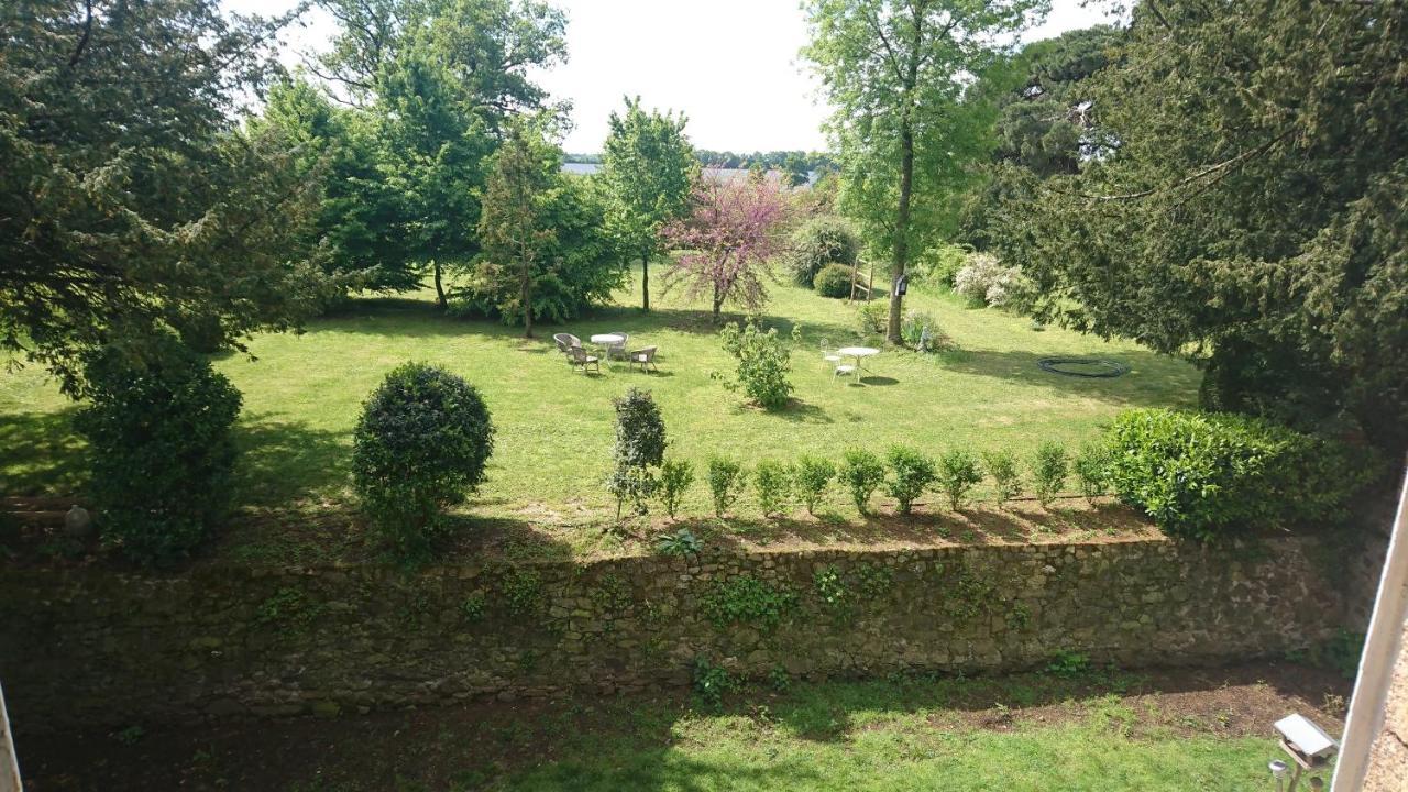 Bed and Breakfast Le Manoir "Aux Douves" Bazoges-en-Paillers Exterior foto