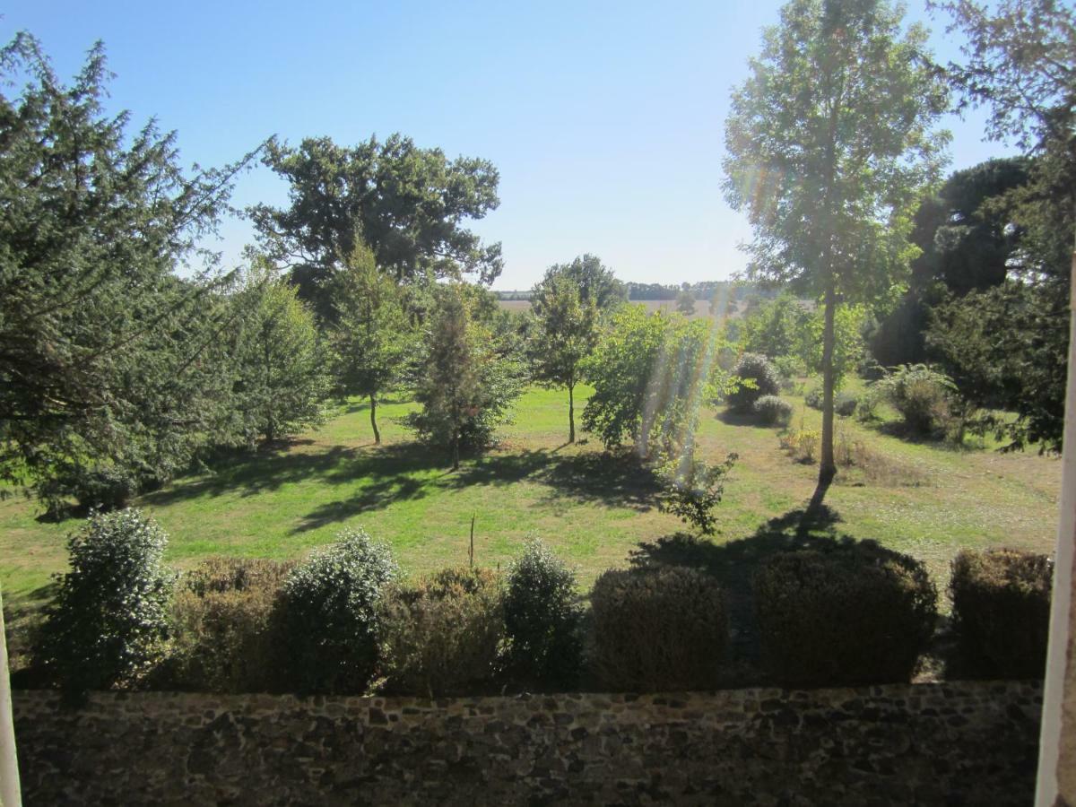 Bed and Breakfast Le Manoir "Aux Douves" Bazoges-en-Paillers Exterior foto