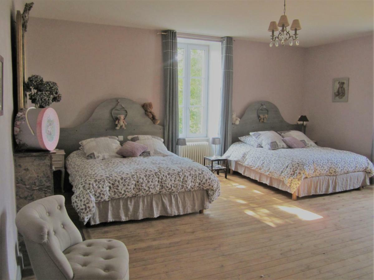 Bed and Breakfast Le Manoir "Aux Douves" Bazoges-en-Paillers Exterior foto