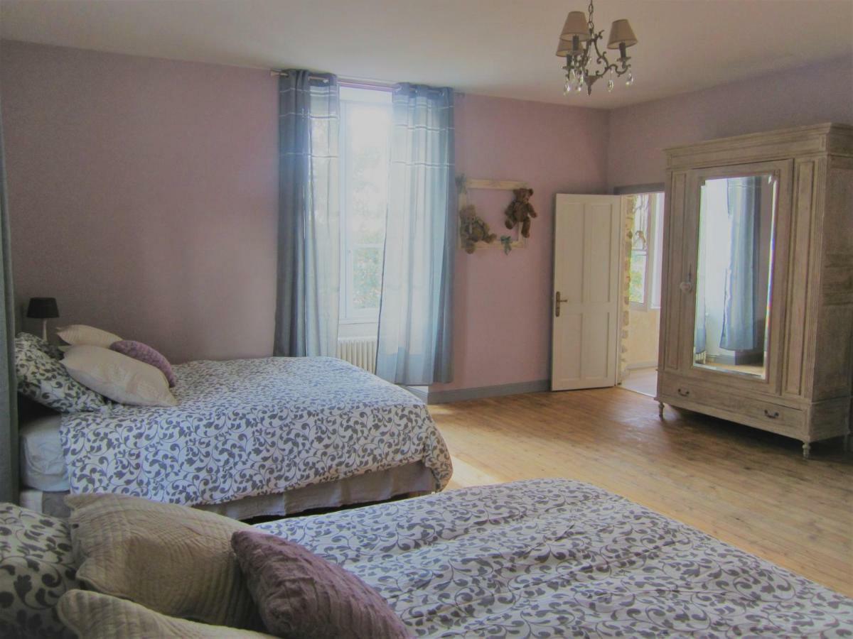 Bed and Breakfast Le Manoir "Aux Douves" Bazoges-en-Paillers Exterior foto