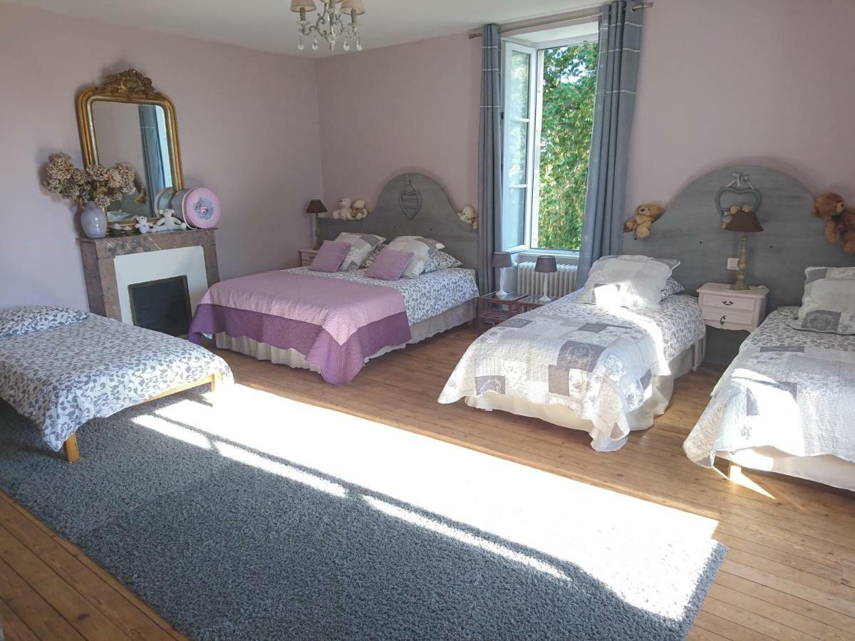Bed and Breakfast Le Manoir "Aux Douves" Bazoges-en-Paillers Exterior foto